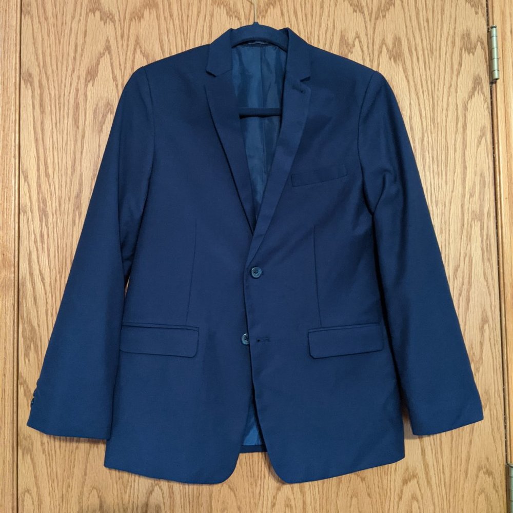 Like New Van Heusen 2 Piece Suite Boys Size 18